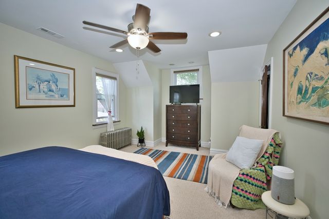 5974 W Miami Avenue, Chicago, IL 60646