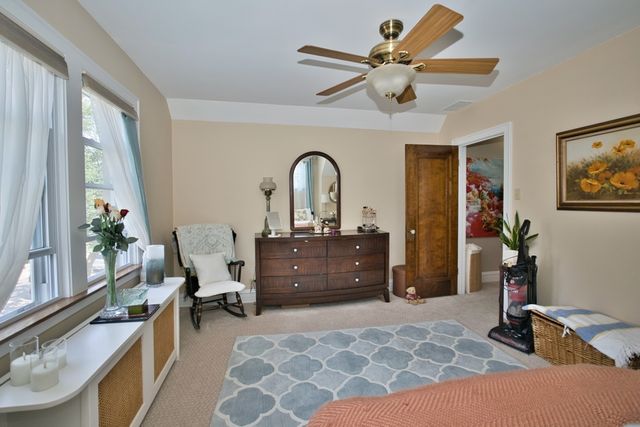 5974 W Miami Avenue, Chicago, IL 60646