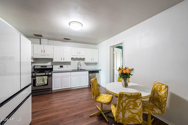 2144 W Whitton Avenue, Phoenix, AZ 85015