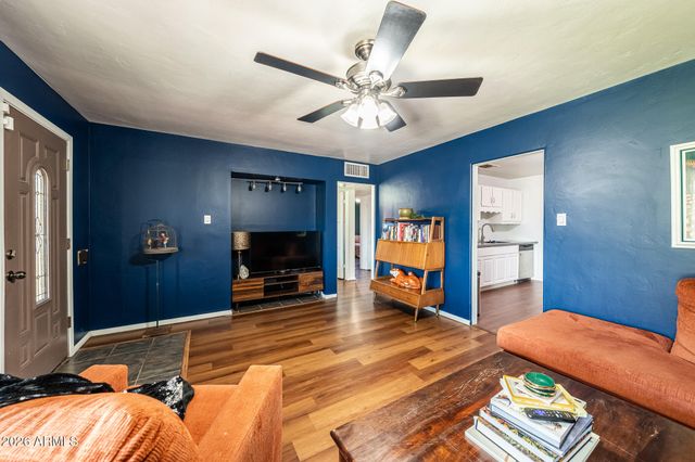 2144 W Whitton Avenue, Phoenix, AZ 85015