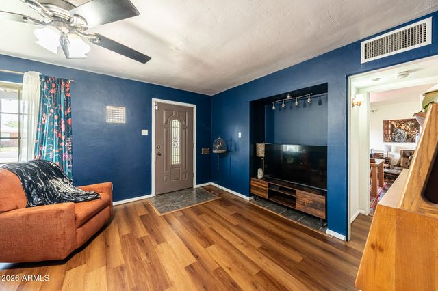 2144 W Whitton Avenue, Phoenix, AZ 85015