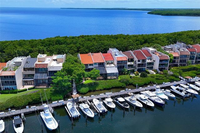 6200 SW 152nd St, Palmetto Bay, FL 33157
