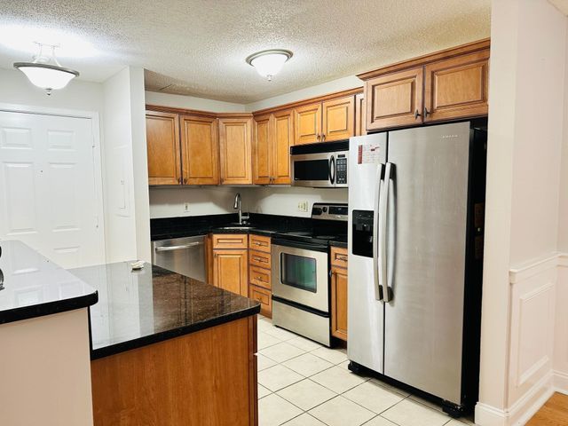 450 Brookside Dr B, Andover, MA 01810