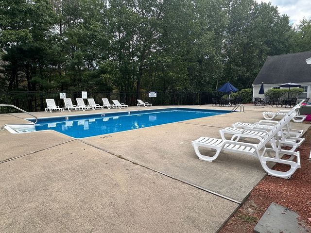 450 Brookside Dr B, Andover, MA 01810