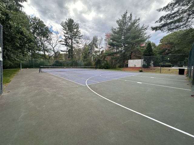 450 Brookside Dr B, Andover, MA 01810