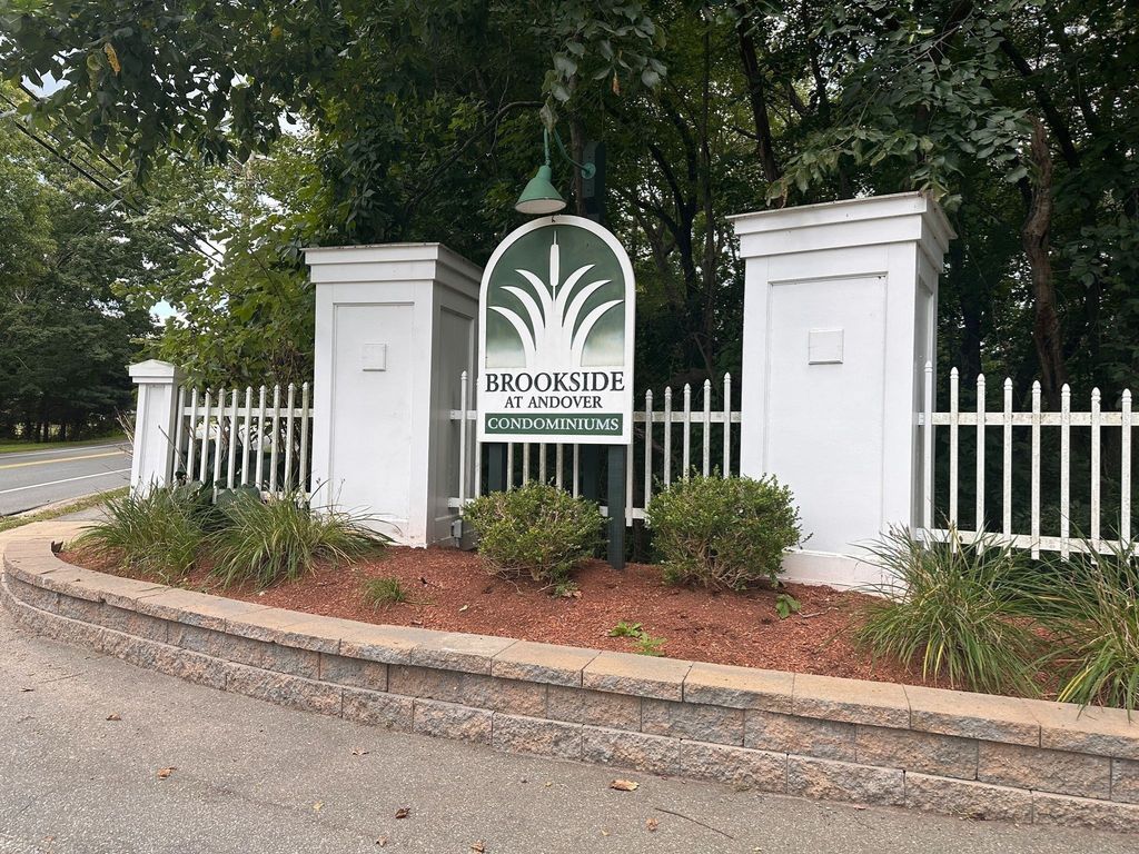 450 Brookside Dr B, Andover, MA 01810
