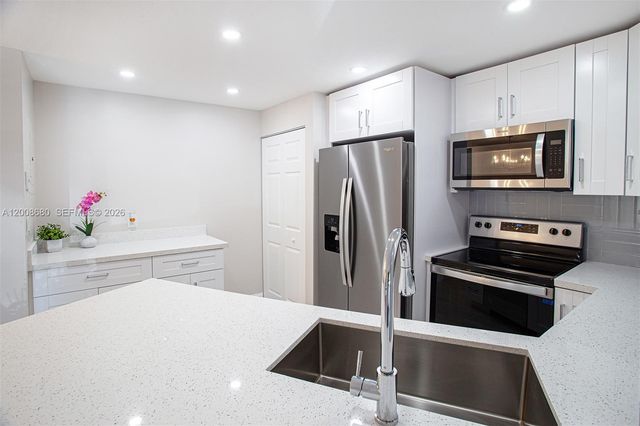 7527 S Oriole Boulevard 101, Delray Beach, FL 33446