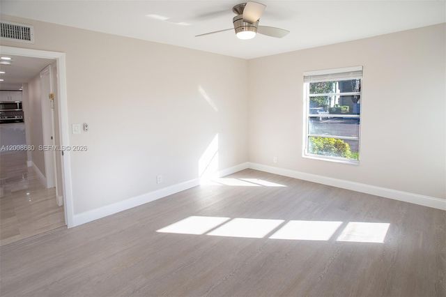 7527 S Oriole Boulevard 101, Delray Beach, FL 33446