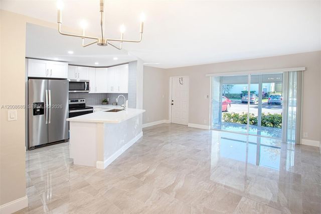 7527 S Oriole Boulevard 101, Delray Beach, FL 33446