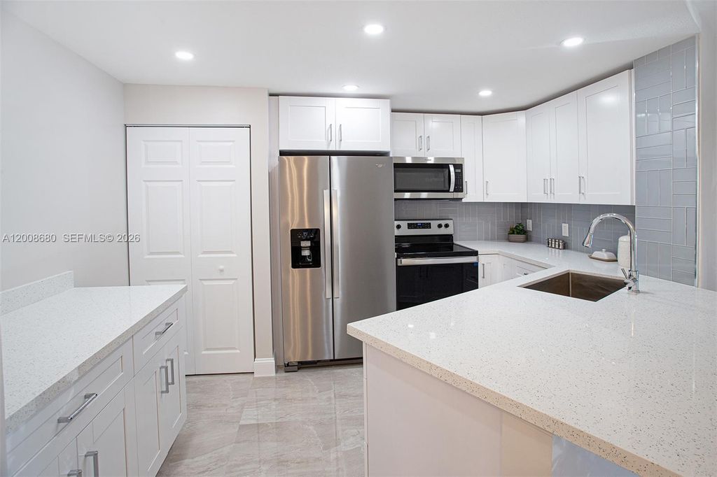 7527 S Oriole Boulevard 101, Delray Beach, FL 33446