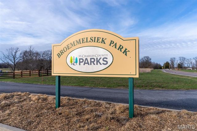 4212 Hueffmeier Road, Wentzville, MO 63385