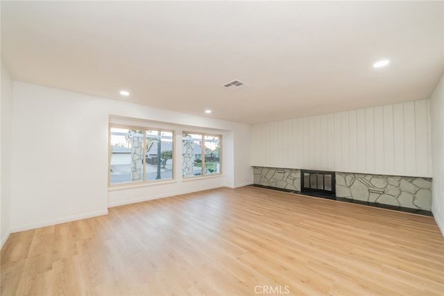 1270 N Rosalind Avenue, Rialto, CA 92376