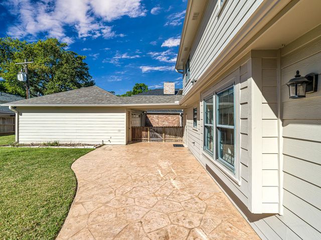 14735 Kellywood Lane, Houston, TX 77079