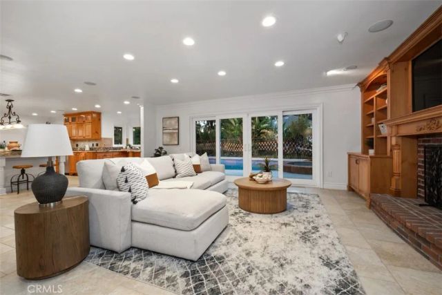 5780 E River Valley Trail, Anaheim, CA 92807