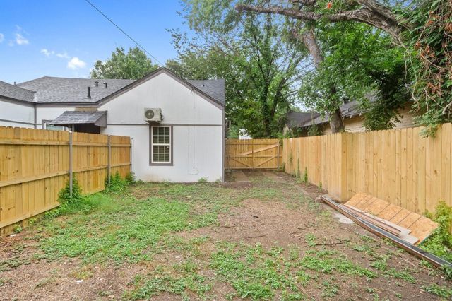 412 Chicago Avenue, Fort Worth, TX 76103