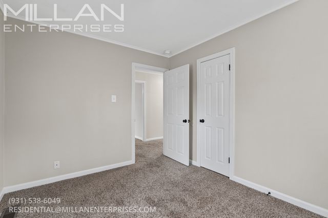 702 Woodlawn Dr, Clarksville, TN 37040