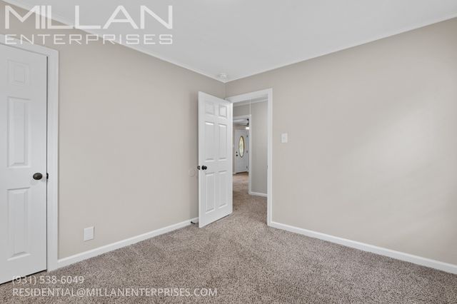 702 Woodlawn Dr, Clarksville, TN 37040