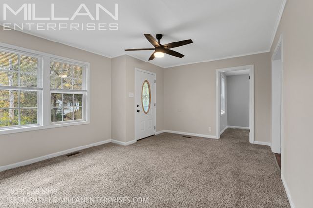 702 Woodlawn Dr, Clarksville, TN 37040