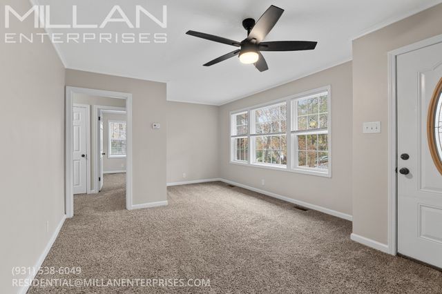 702 Woodlawn Dr, Clarksville, TN 37040