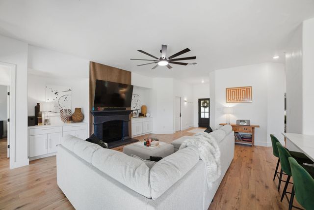 410 Mustang Mesa, Liberty Hill, TX 78642