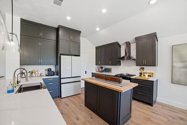 410 Mustang Mesa, Liberty Hill, TX 78642