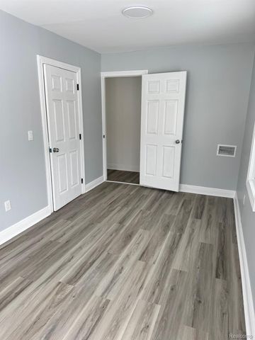 7236 Studebaker Avenue, Warren, MI 48091