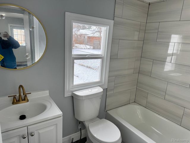 7236 Studebaker Avenue, Warren, MI 48091