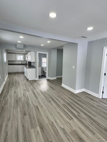 7236 Studebaker Avenue, Warren, MI 48091