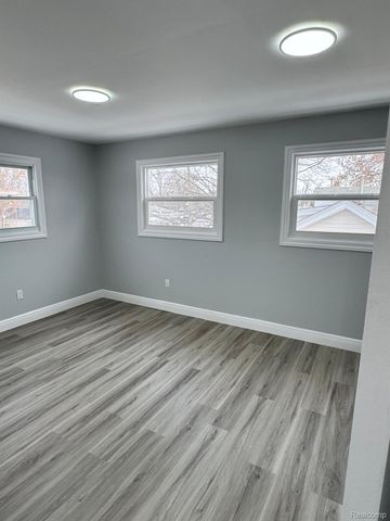 7236 Studebaker Avenue, Warren, MI 48091