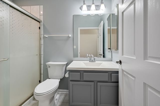 1339 Scarboro Road 605, Schaumburg, IL 60193