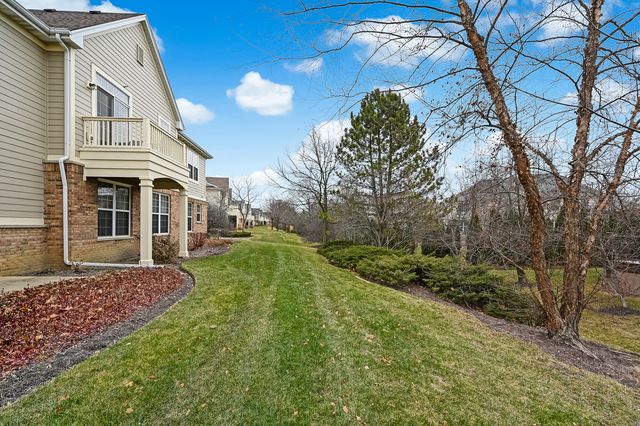1339 Scarboro Road 605, Schaumburg, IL 60193