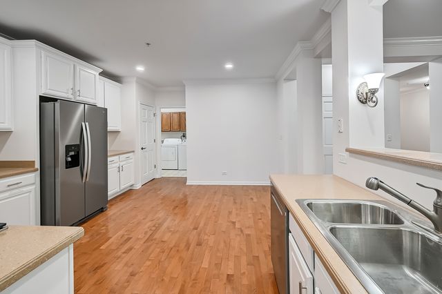 1339 Scarboro Road 605, Schaumburg, IL 60193