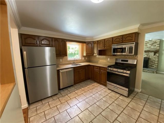 728 HEATHERGATE, Indiana Twp, PA 15238
