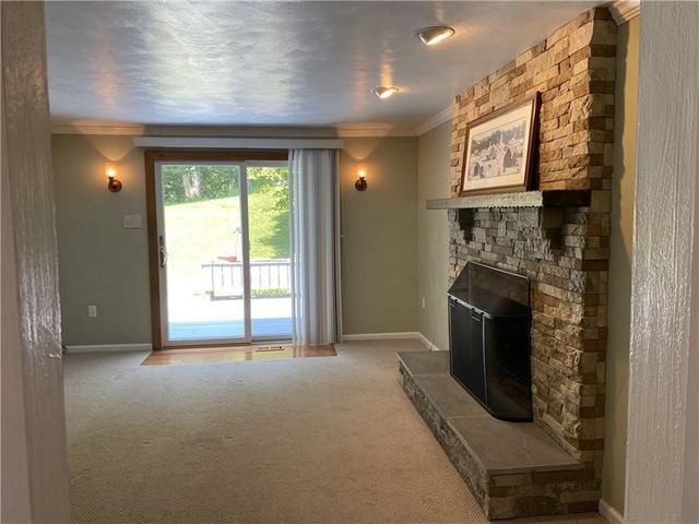 728 HEATHERGATE, Indiana Twp, PA 15238