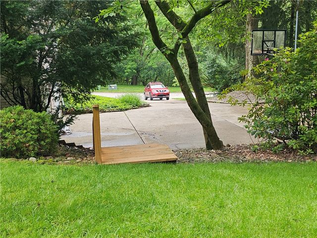 728 HEATHERGATE, Indiana Twp, PA 15238