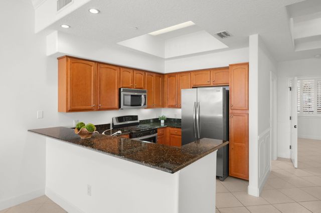 20 Orange Avenue Apt 411, Fort Pierce, FL 34950