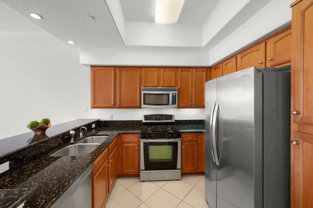 20 Orange Avenue Apt 411, Fort Pierce, FL 34950
