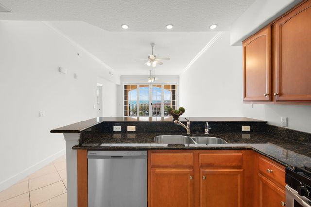 20 Orange Avenue Apt 411, Fort Pierce, FL 34950