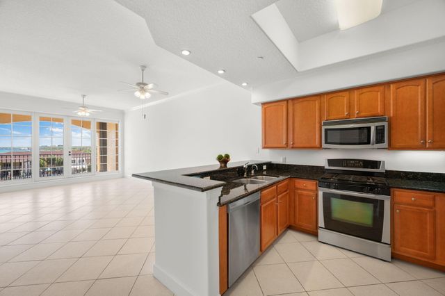 20 Orange Avenue Apt 411, Fort Pierce, FL 34950