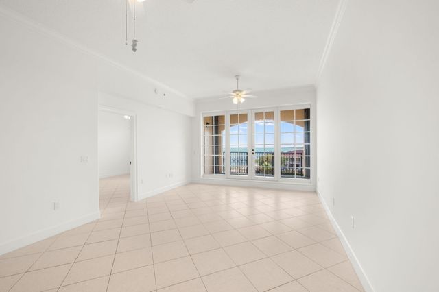 20 Orange Avenue Apt 411, Fort Pierce, FL 34950