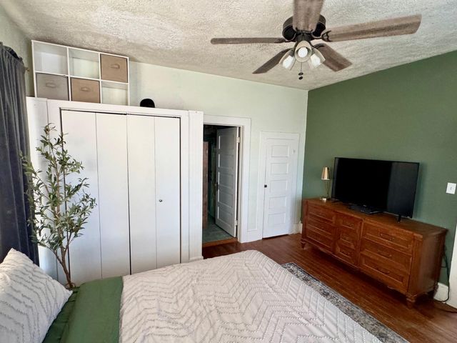 802 Hudgins ST, Smithville, TX 78957