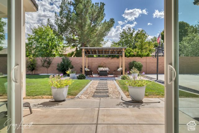 219 W ELINOR LN, Washington, UT 84780