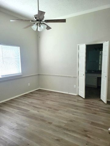 8625 Douglas Avenue, Rowlett, TX 75089