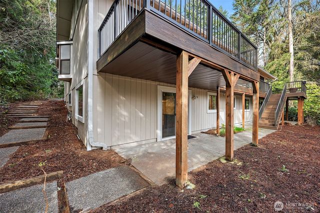 8875 Banner Road SE, Port Orchard, WA 98367