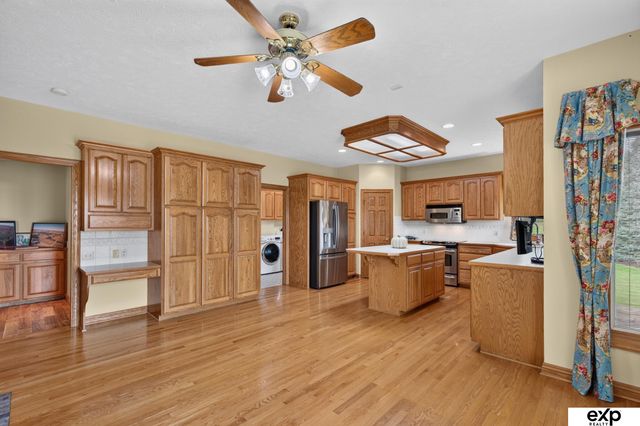 17403 Laquinta Circle, Omaha, NE 68136