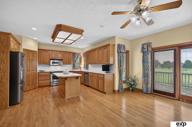 17403 Laquinta Circle, Omaha, NE 68136