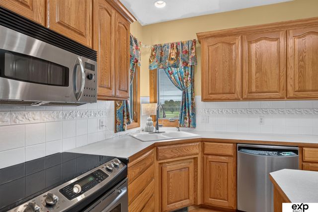17403 Laquinta Circle, Omaha, NE 68136
