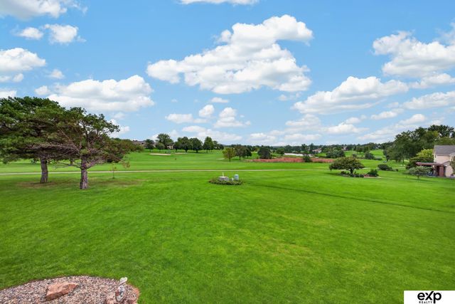 17403 Laquinta Circle, Omaha, NE 68136