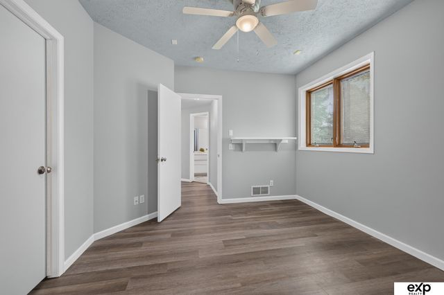17403 Laquinta Circle, Omaha, NE 68136
