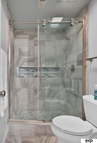 17403 Laquinta Circle, Omaha, NE 68136